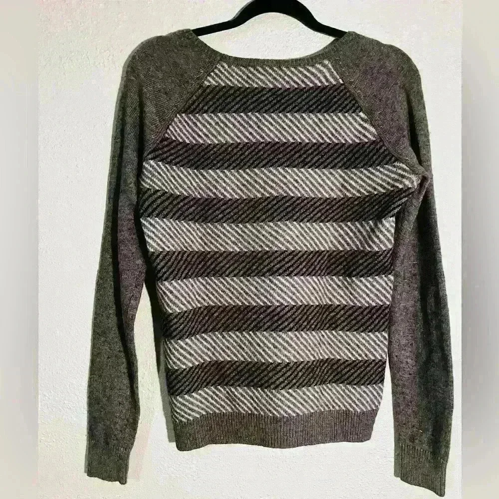 J. Crew Gray Herringbone Scoop Neck Long Sleeve Sweater Size M Merino Wool Blend